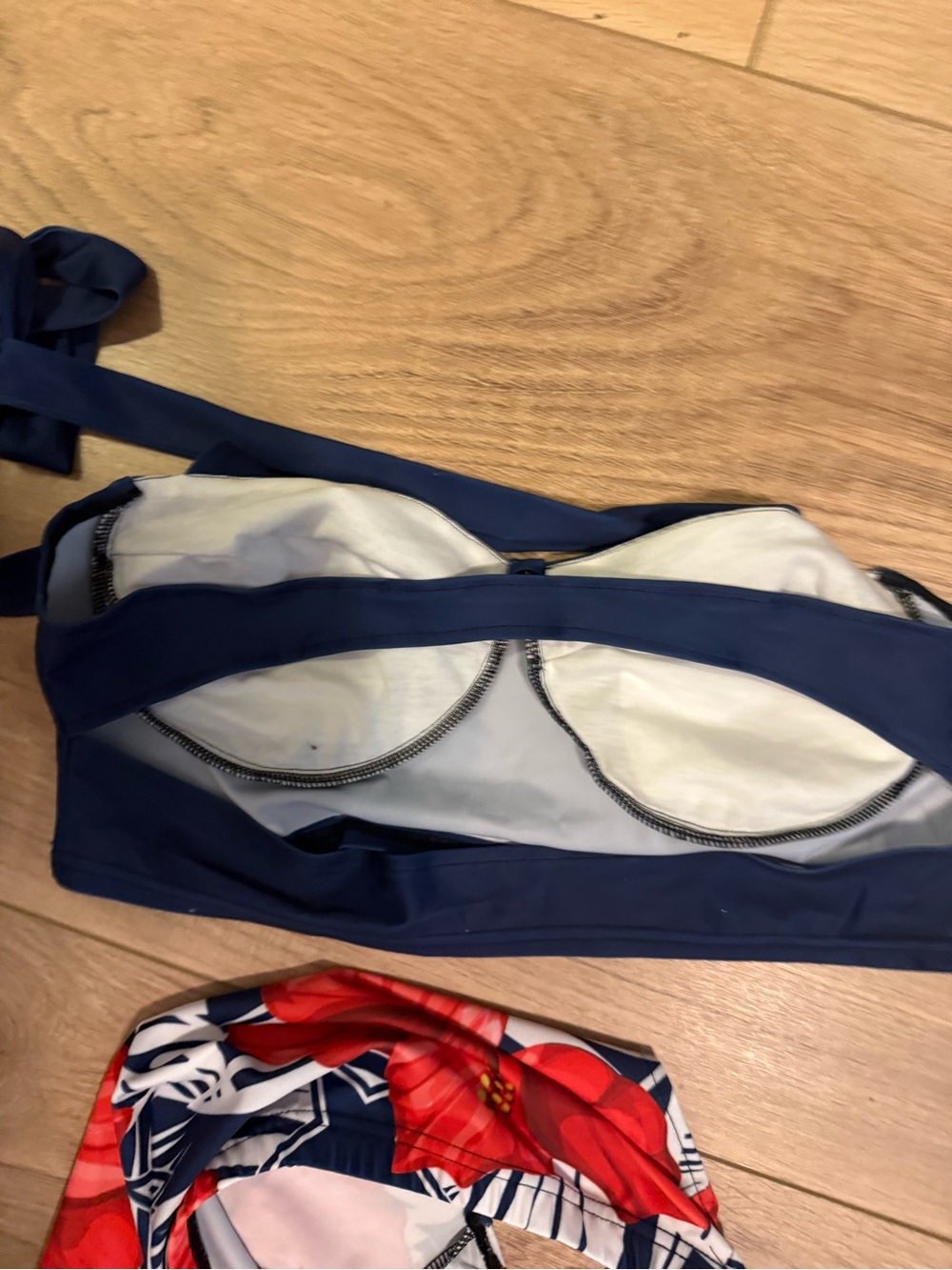 🏈⭐ Dallas Cowboys 2-Piece Swimsuit – Size Large – NEW WITHOUT TAGS - Picture 6 of 10